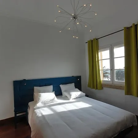 Hostal Surfivor Surf Oporto