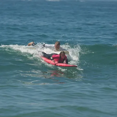 ホステル Surfivor Surf
