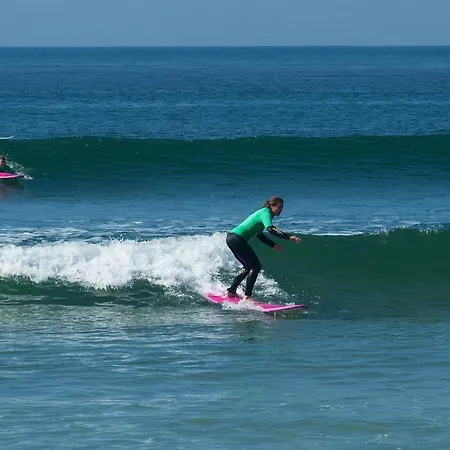 Surfivor Surf Hostal Oporto