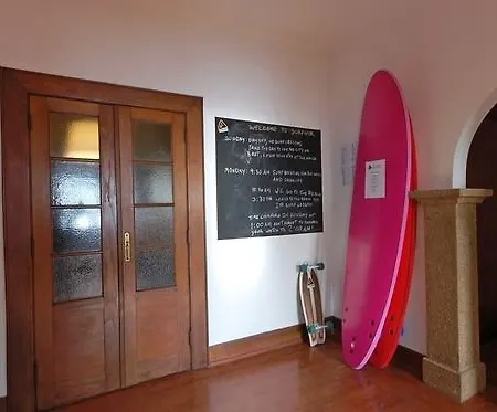 Surfivor Surf Hostal Oporto