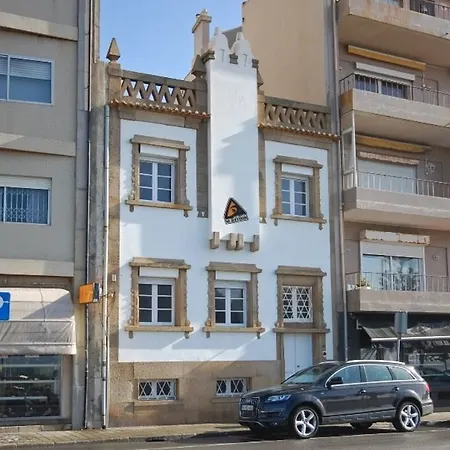 Surfivor Surf Hostal